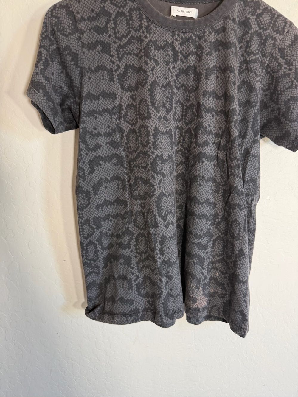 Anine Bing Lili Tee Washed Python Charcoal Grey Snake Print Heavy Distressed XS - Picture 2 of 5